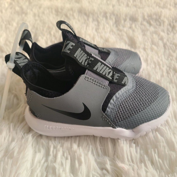 Nike toddler brand new shoes size 6c - Picture 1 of 3